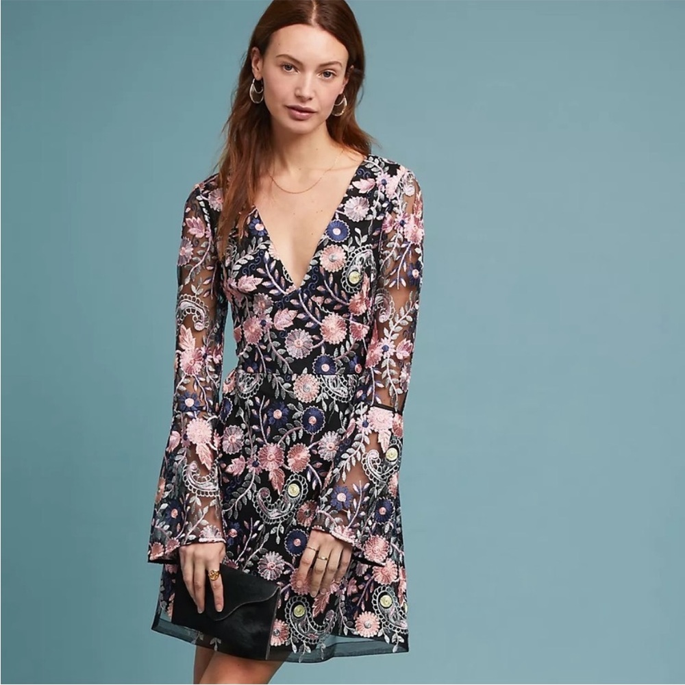 Anthropologie x ML Monique Lhuillier Embroidered Floral Bell Sleeve Dress Size 2